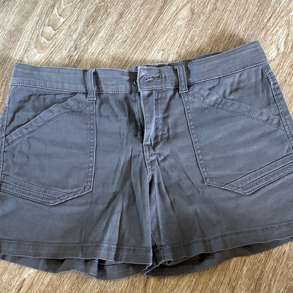 UNIONBAY Gray Women's “Alix” Cargo Shorts